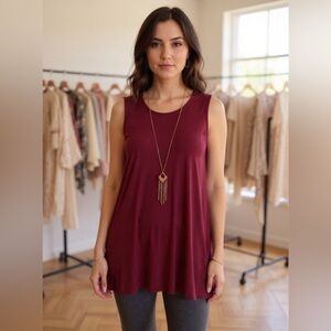 Pinc Burgundy Swing Top with Detachable Necklace Fits M/L Flowy Tunic